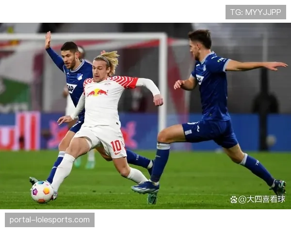 战报通讯:科隆主场绝平奥格斯堡,艰难收获保级路上关键一分。